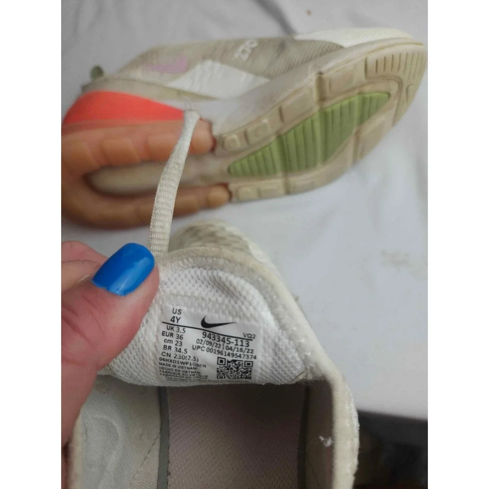 Nike Air Max 270 Cream Orange Pink Sneakers 943345-113 Kids Size 4Y